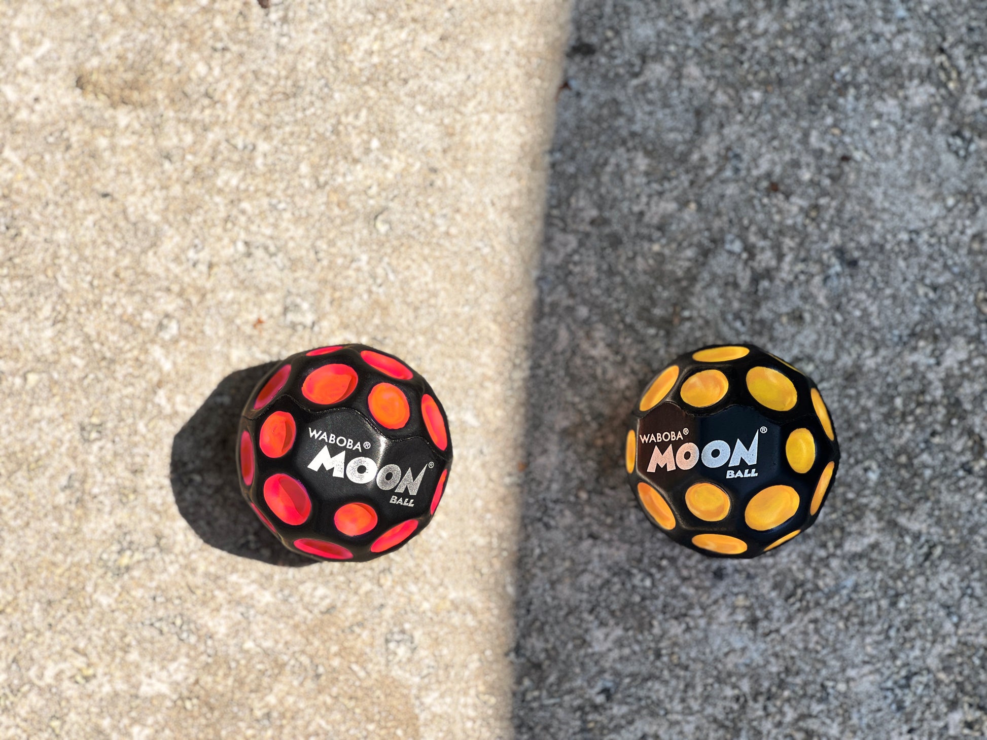 Waboba® UV Moon ball