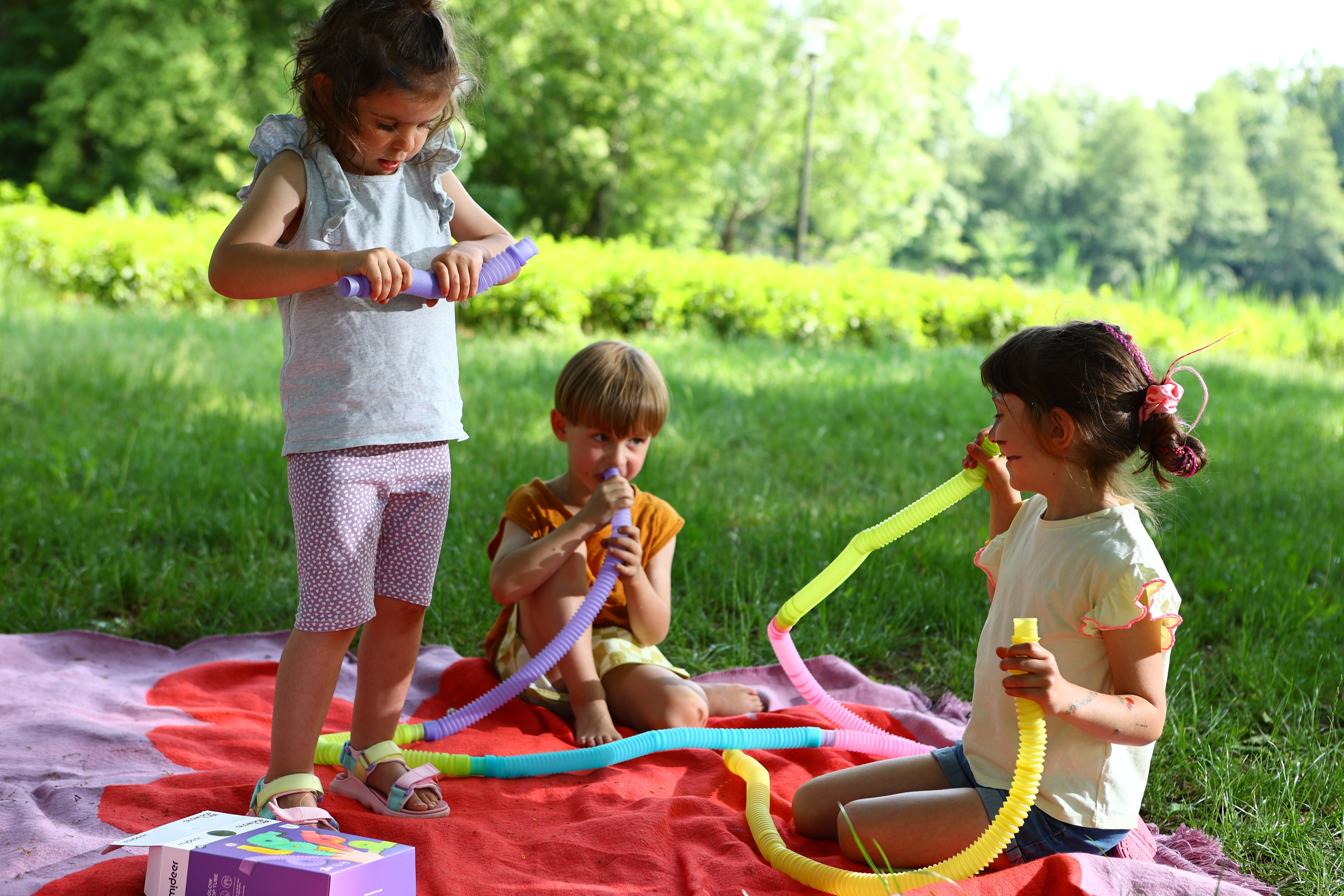 Zestaw rurek mideer z książeczką i świecącymi kulkami
