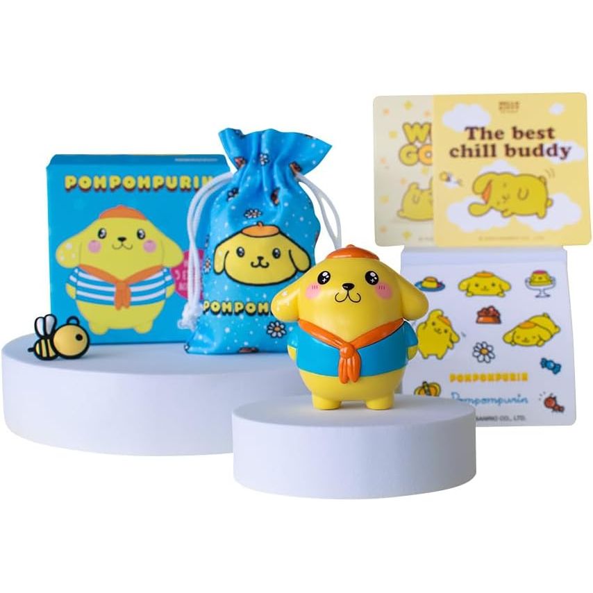 Figurka Hello Kitty Kawaii Style z niebieskim woreczkiem i notesem z postacią Pompompurin