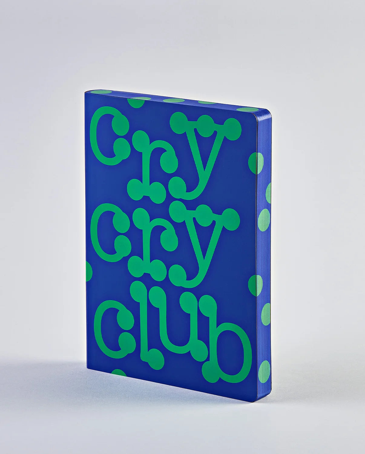 Notatnik graficzny Cry Cry Club z niebieską okładką i zielonym wzorem od BV JACOB COMPANY