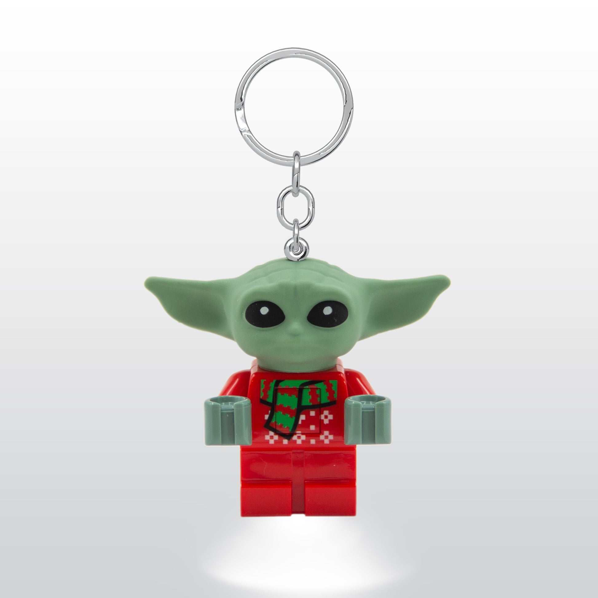 brelok LEGO Star Wars Grogu figurka z zielonymi uszami w czerwonym sweterku i szaliku
