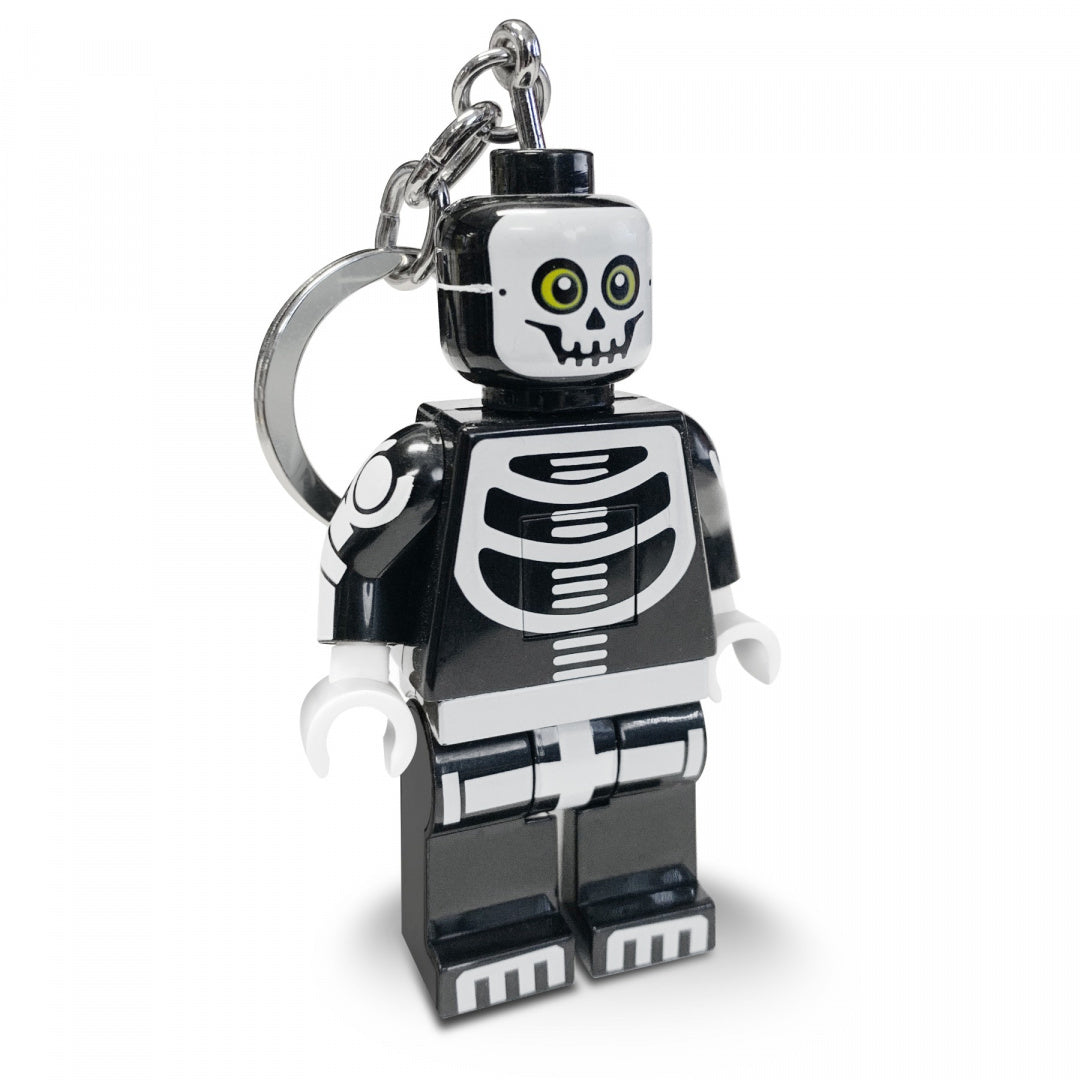 Czarny brelok LEGO z latarką w kształcie szkielecika z zielonymi oczami