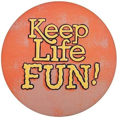 Pomarańczowy frisbee Waboba Wingman z napisem Keep Life Fun idealny do zabawy na świeżym powietrzu
