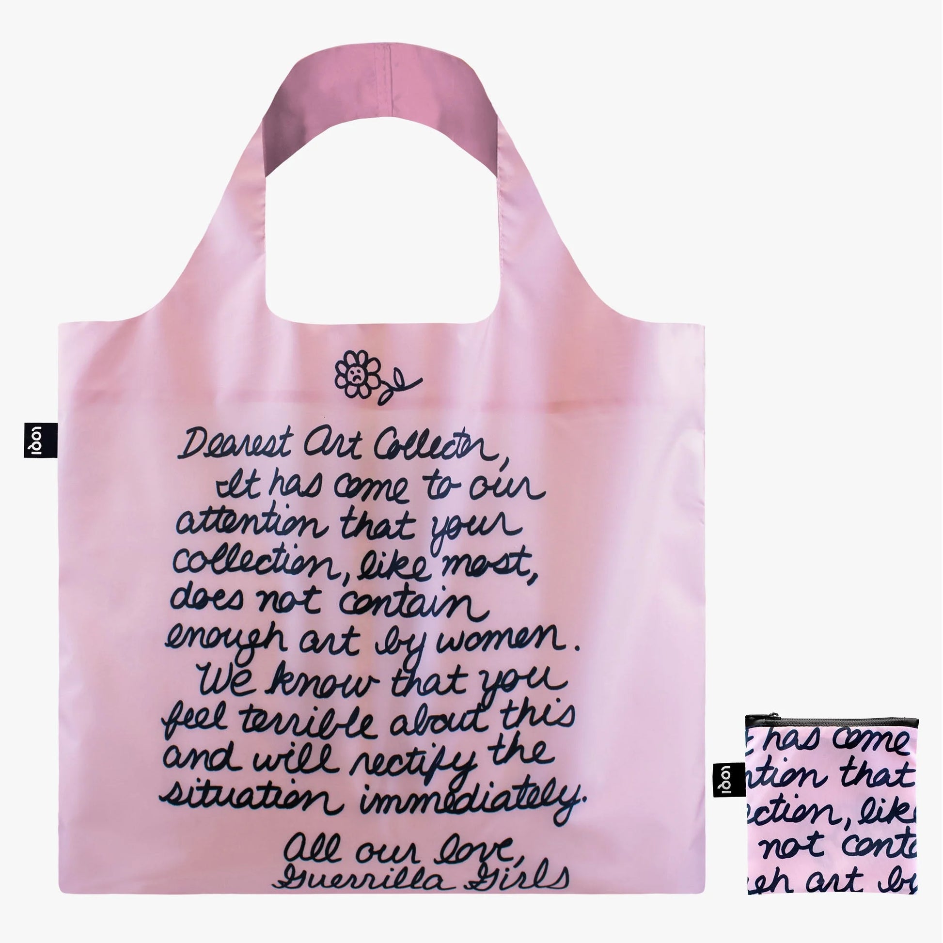 Różowa torba LOQI Guerrilla Girls z czarnym napisem i krótkim przesłaniem artystycznym