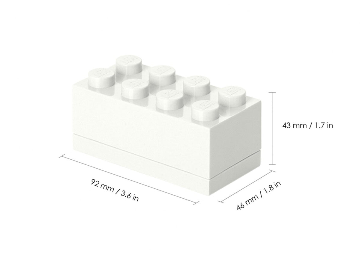 Białe minipudełko LEGO 8 od BV Jacob Company z wymiarami 92x46x43 mm