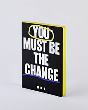 Notatnik motywacyjny BV JACOB COMPANY z napisem You Must Be The Change w czarno-żółtej oprawie