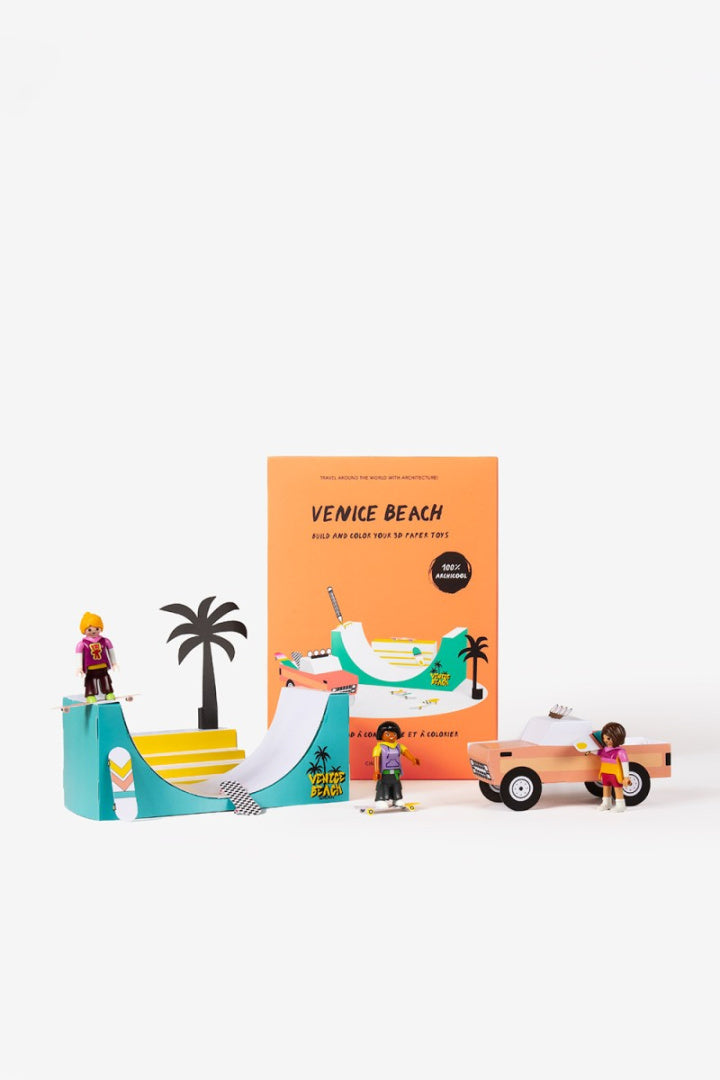 Yamann papierowy model do składania Venice Beach z deskorolką, rampą i samochodem w stylu plażowym