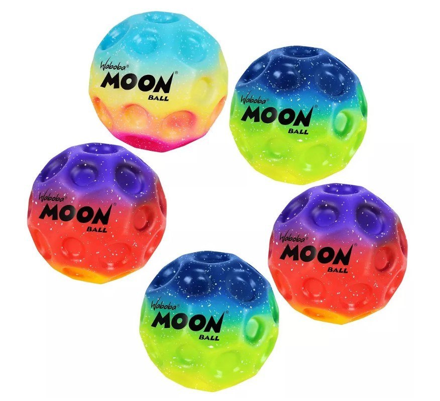 Piłeczka Waboba Gradient Moon Ball w kolorowe wzory przypominające powierzchnię księżyca