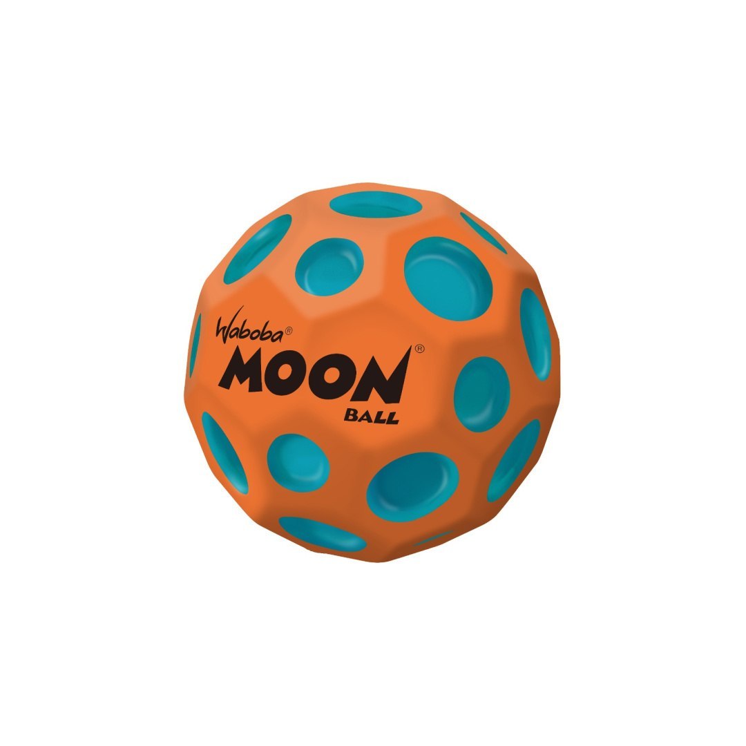 Pomarańczowo-niebieska piłeczka Moon Ball Waboba z unikalnym wzorem otworów do skakania po wodzie