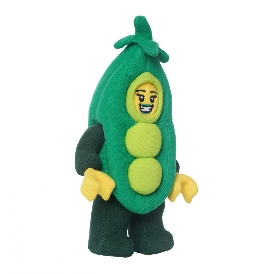 Pluszak LEGO Groszek w zielonym stroju grochu z uśmiechniętą minifigurką LEGO w środku