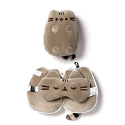 pluszowa poduszka podróżna Pusheen w kształcie szarego kota z zapięciem i opaską na oczy