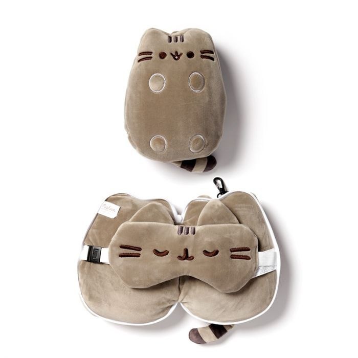 pluszowa poduszka podróżna Pusheen w kształcie szarego kota z zapięciem i opaską na oczy