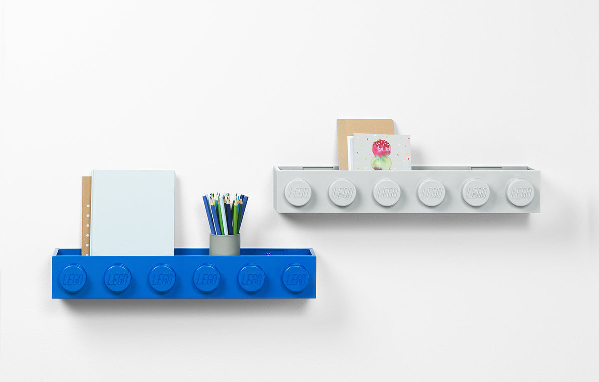 Szara półka LEGO na ścianę w kształcie klocka do przechowywania książek i przyborów szkolnych