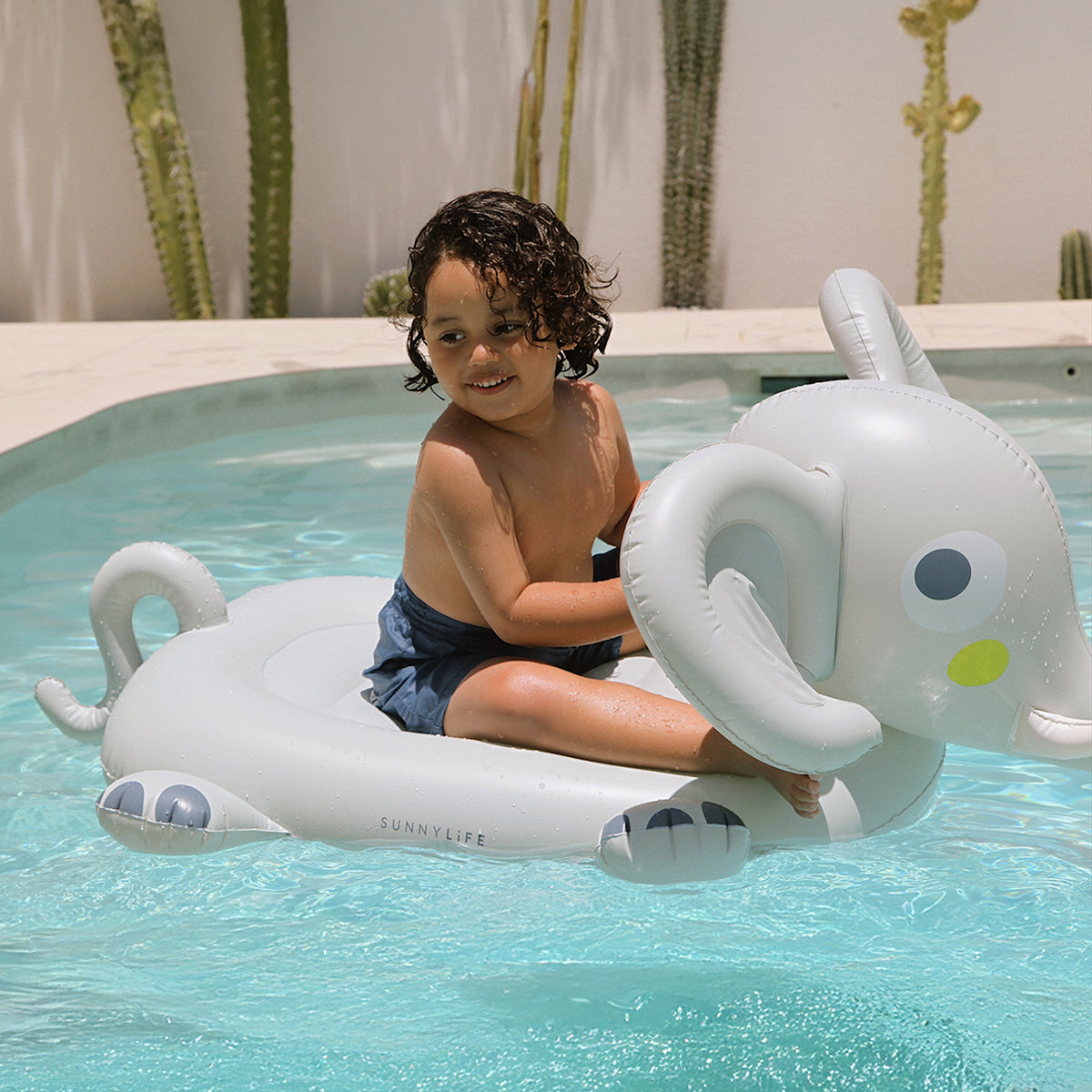 Vehículo acuático inflable – Eli the Elephant