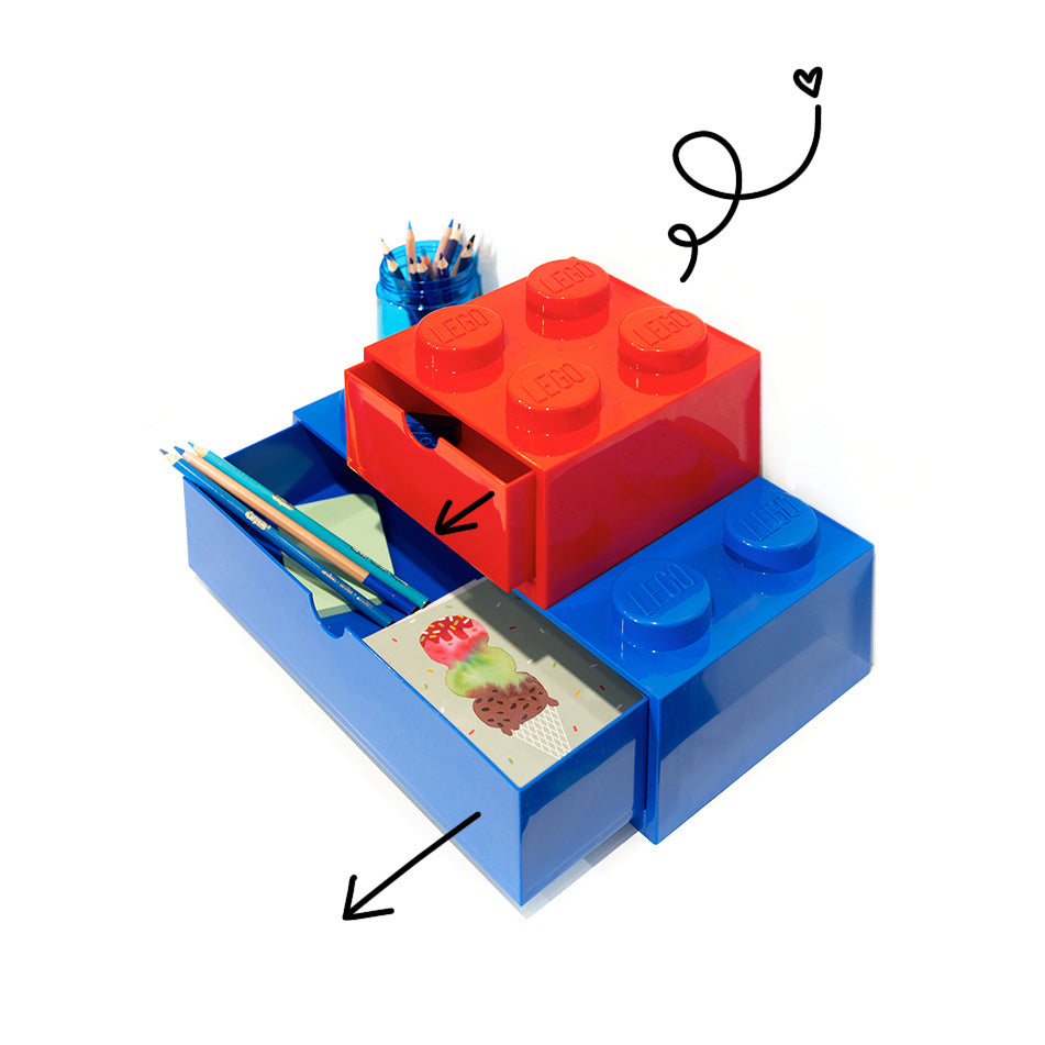 Szufladka LEGO na biurko w kształcie kolorowych klocków z miejscem na przybory do pisania