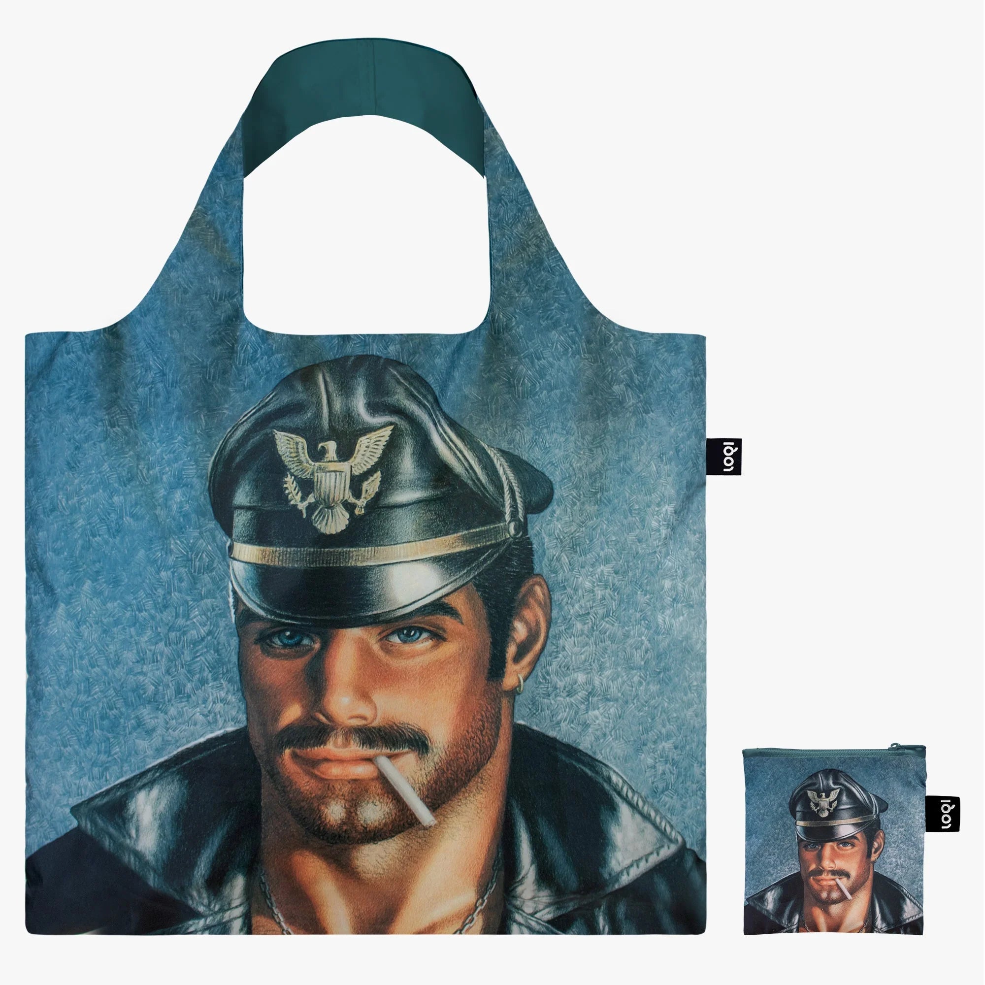 Torba podręczna TOM OF FINLAND z nadrukiem mężczyzny w skórzanej czapce i papierosem na niebieskim tle
