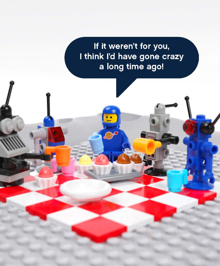 Zabawne kartki okolicznościowe LEGO z minifigurkami przy pikniku na czerwono-białej planszy