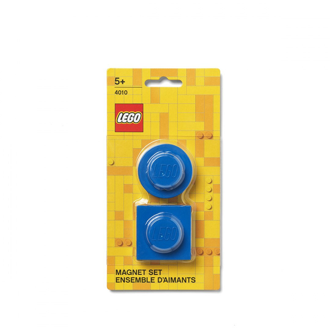 Magnesy LEGO niebieskie w zestawie dwóch sztuk od BV JACOB COMPANY na żółtym tle opakowania