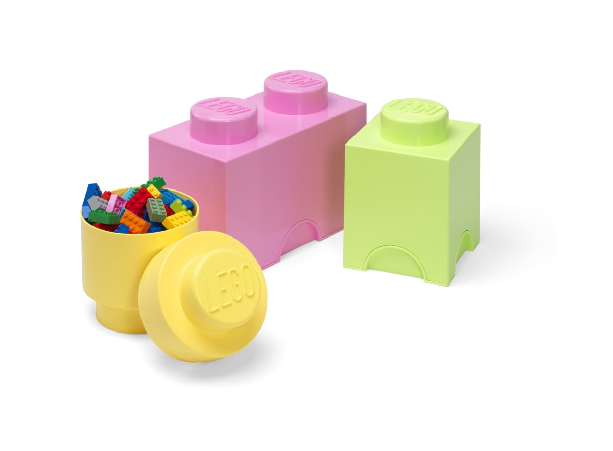 Zestaw pastelowych pojemników LEGO w różowym, żółtym i zielonym kolorze do przechowywania klocków