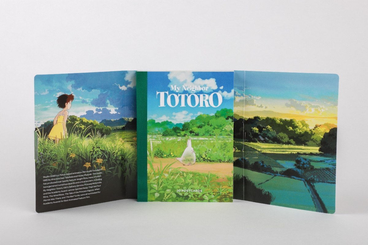 Zestaw pocztówek Mój Sąsiad Totoro z kolorowymi ilustracjami krajobrazów i postaci z filmu