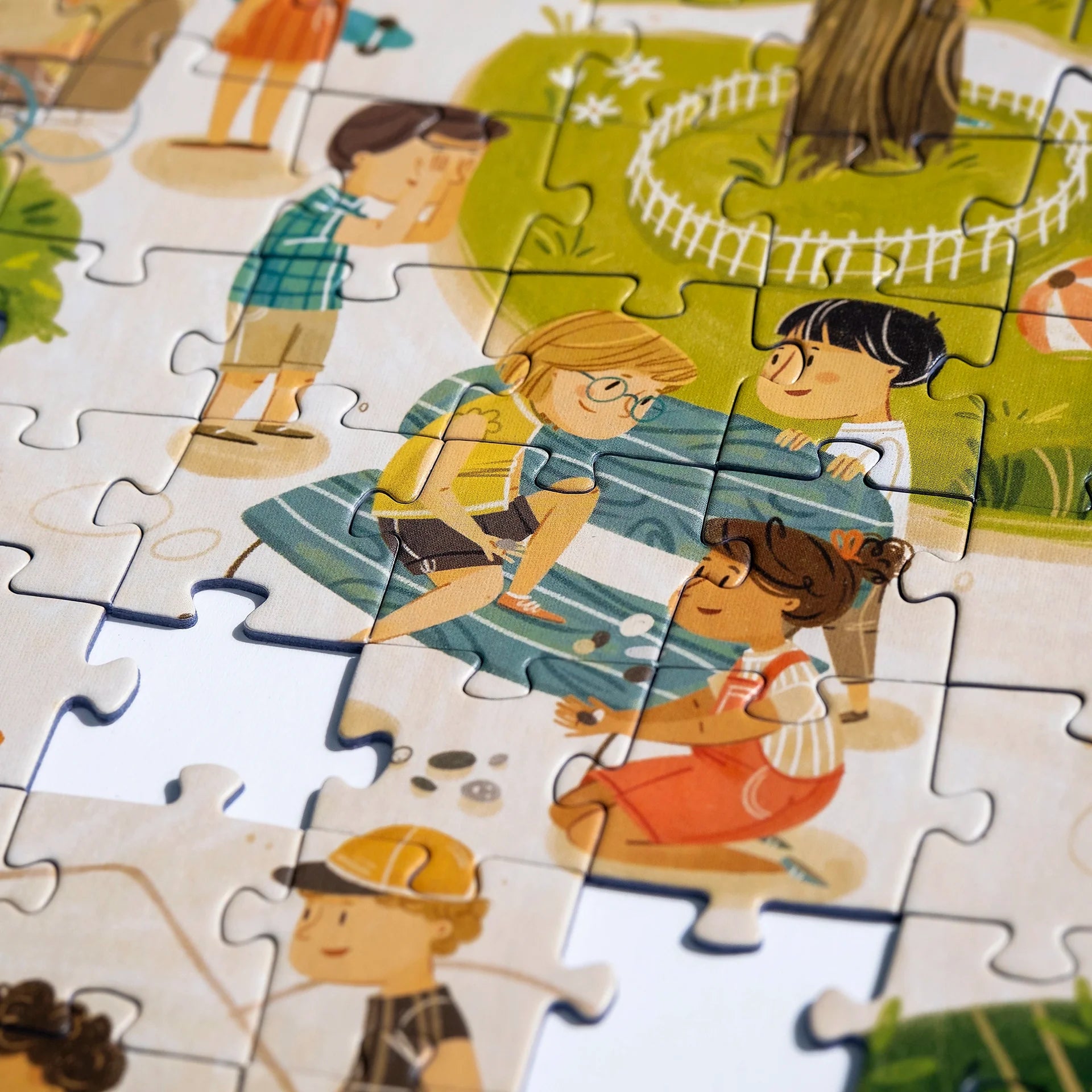 Puzzle Małe Figgle – Na podwórku (160 el.)