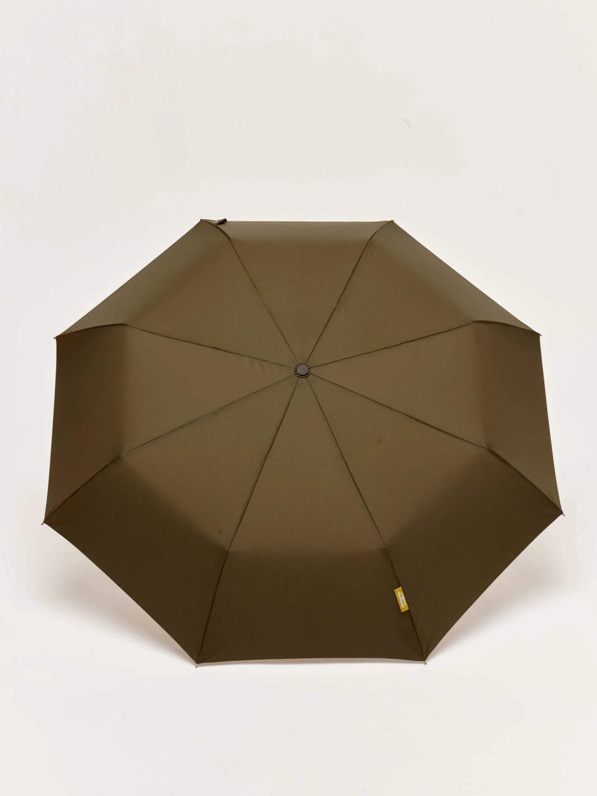 Parasolka automatyczna ciemna oliwkowa marki LOQI o wytrzymałej konstrukcji i eleganckim designie