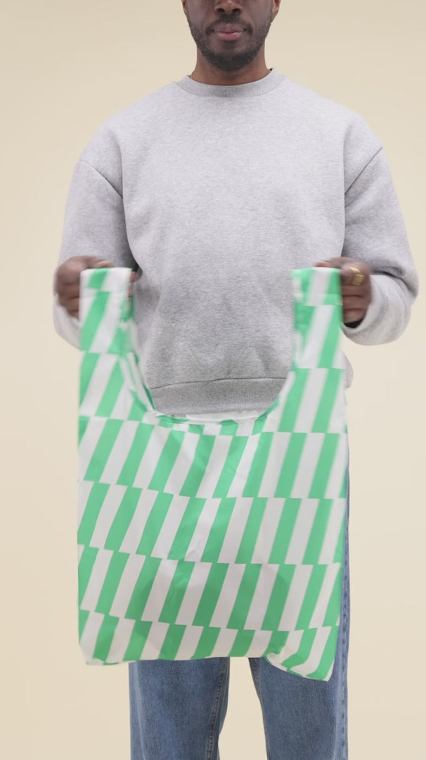 Załaduj wideo: Torba upcyklingowa ODH – Kelly Bars