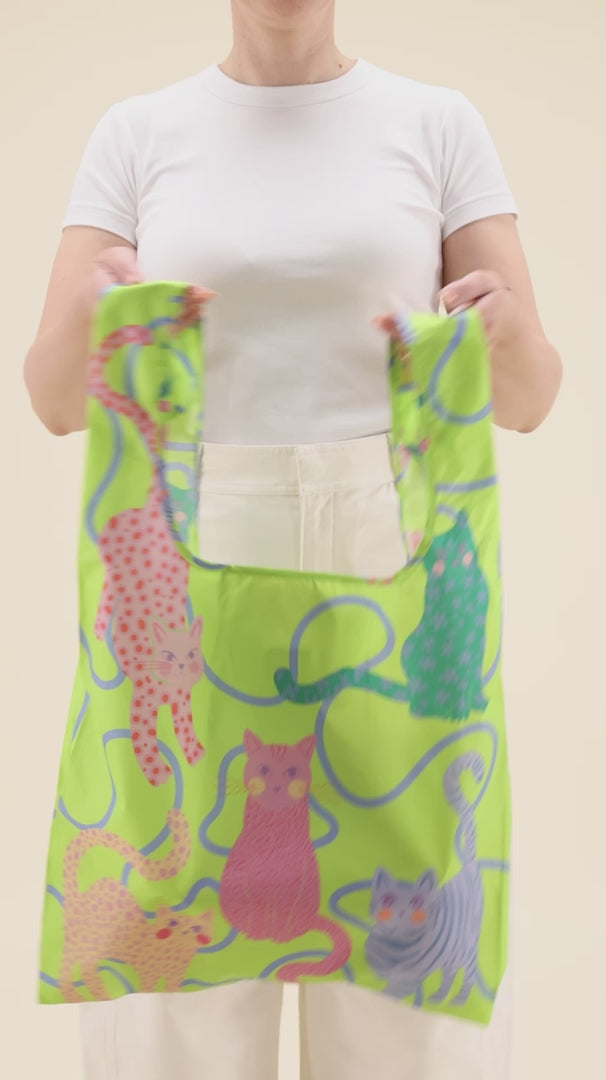 Załaduj wideo: Torba upcyklingowa ODH – Lime Arty Cats
